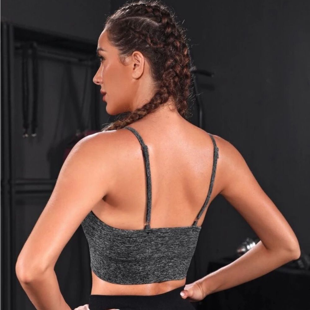 SHEIN Gray Seamless Padded Sports Bra - Picture 2 of 6